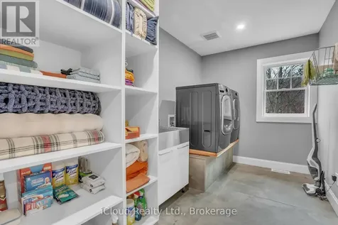 2091 Dwyer Road Springwater ON L9X 1L7