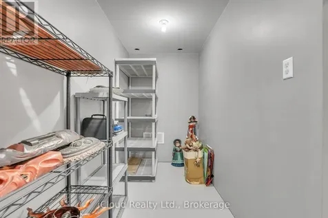 2091 Dwyer Road Springwater ON L9X 1L7