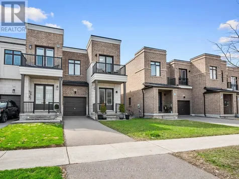 197 Elyse Court Aurora ON L4G 2C9