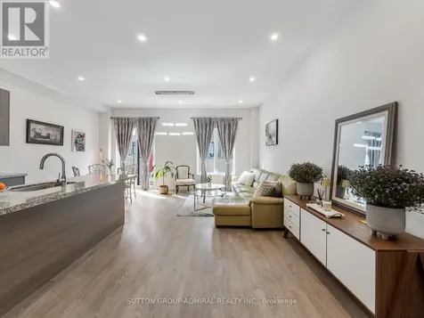 197 Elyse Court Aurora ON L4G 2C9