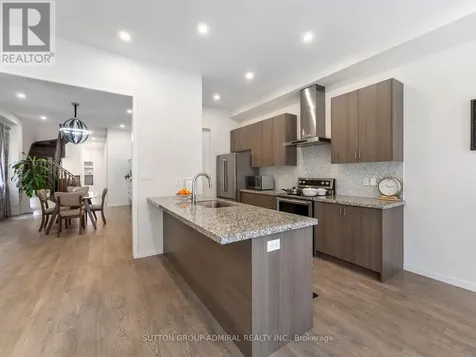 197 Elyse Court Aurora ON L4G 2C9