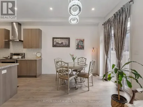 197 Elyse Court Aurora ON L4G 2C9