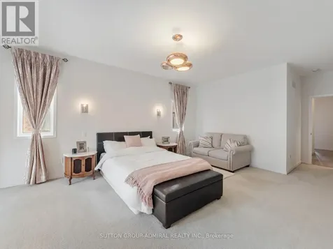197 Elyse Court Aurora ON L4G 2C9