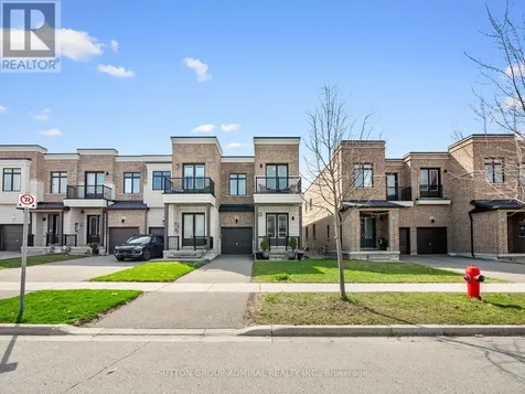 197 Elyse Court Aurora ON L4G 2C9
