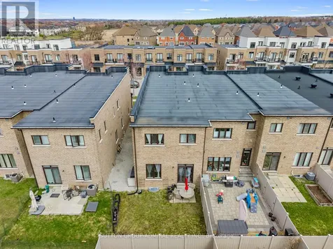197 Elyse Court Aurora ON L4G 2C9