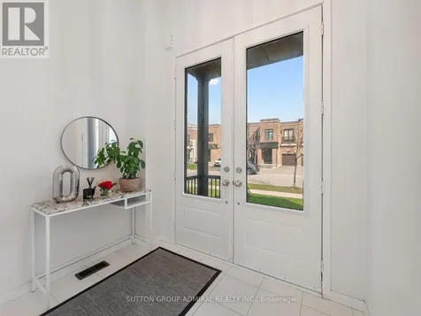 197 Elyse Court Aurora ON L4G 2C9