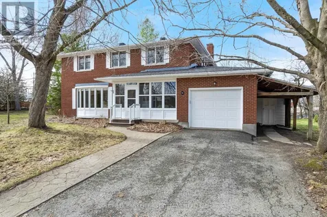 12 Glenview Crescent Perth ON K7H 2L2