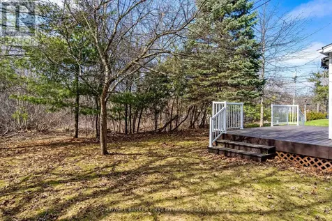 12 Glenview Crescent Perth ON K7H 2L2