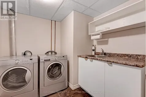 12 Glenview Crescent Perth ON K7H 2L2