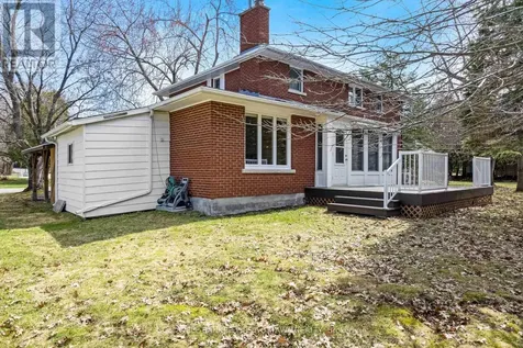 12 Glenview Crescent Perth ON K7H 2L2