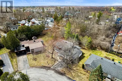 12 Glenview Crescent Perth ON K7H 2L2
