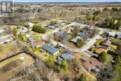 12 Glenview Crescent Perth ON K7H 2L2
