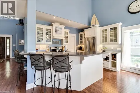 1026 Beach Boulevard Hamilton ON L8H 6Z4