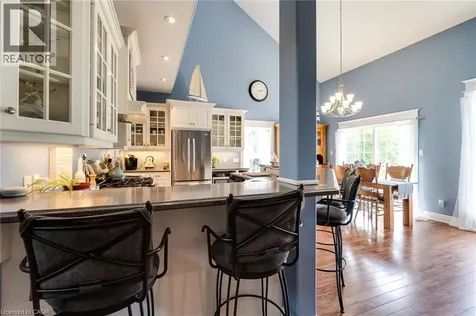 1026 Beach Boulevard Hamilton ON L8H 6Z4