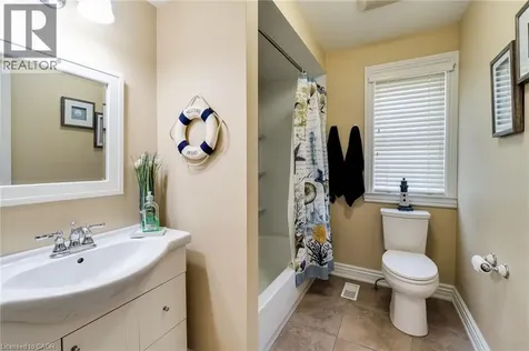 1026 Beach Boulevard Hamilton ON L8H 6Z4