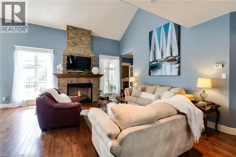 1026 Beach Boulevard Hamilton ON L8H 6Z4