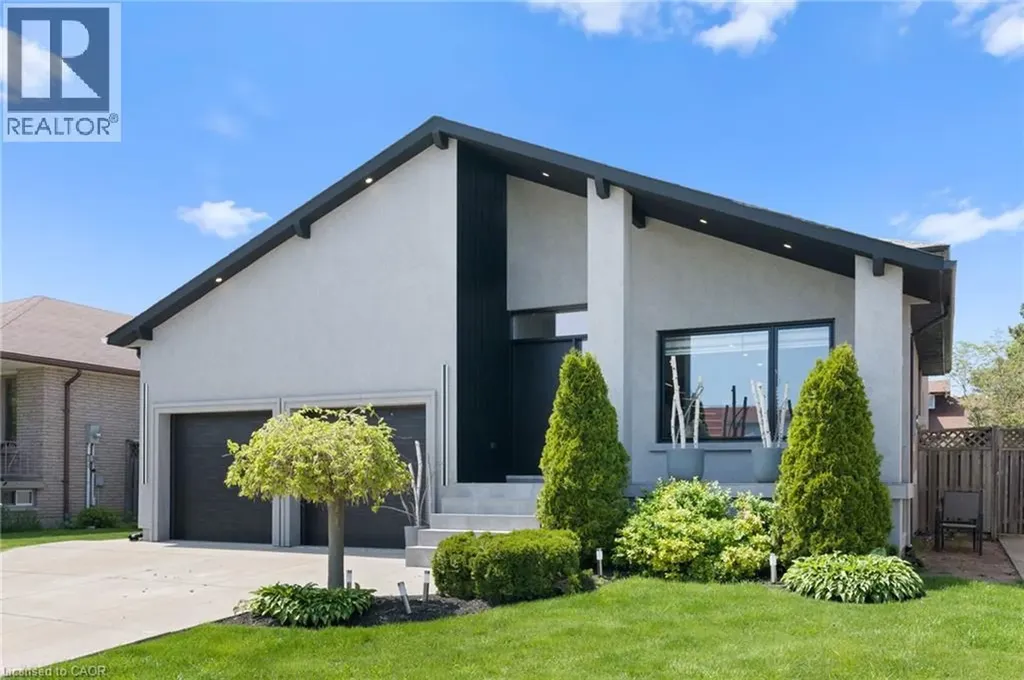 17 Clearview Drive Hamilton ON L8G 4Y4
