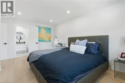 17 Clearview Drive Hamilton ON L8G 4Y4