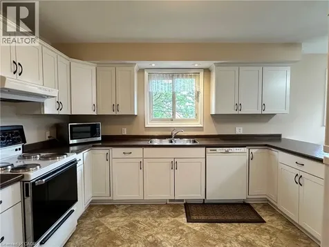 129 Broker Drive Hamilton ON L8T 2B8