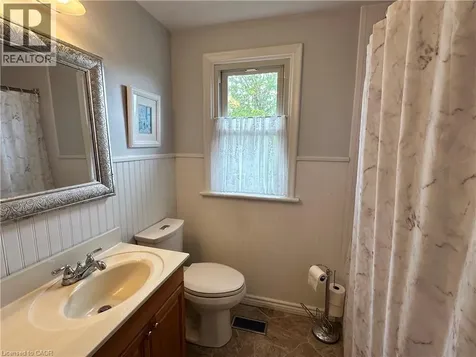 129 Broker Drive Hamilton ON L8T 2B8