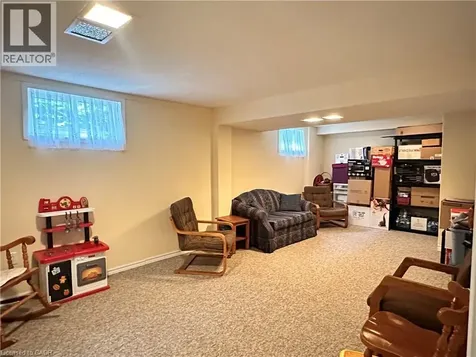 129 Broker Drive Hamilton ON L8T 2B8