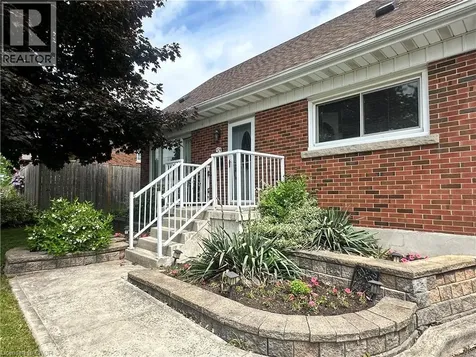 129 Broker Drive Hamilton ON L8T 2B8