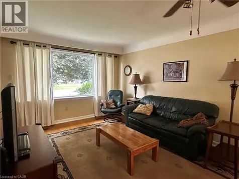 129 Broker Drive Hamilton ON L8T 2B8