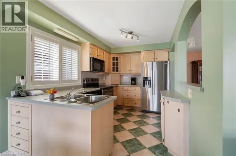 85 Edgewater Drive Stoney Creek ON L8E 4Z2