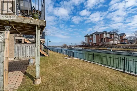 85 Edgewater Drive Stoney Creek ON L8E 4Z2