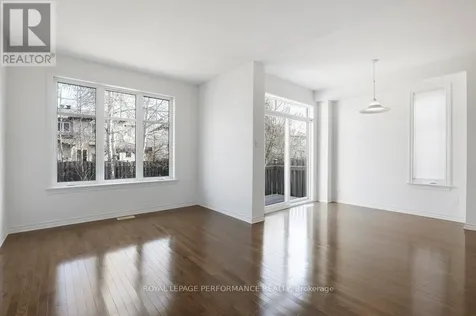 203 Bradwell Way Ottawa ON K1T 4J4