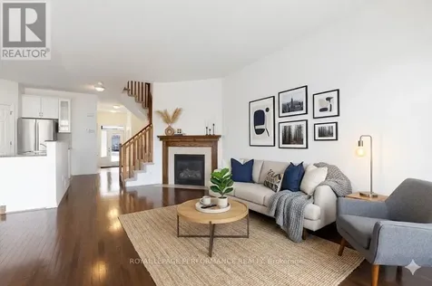 203 Bradwell Way Ottawa ON K1T 4J4