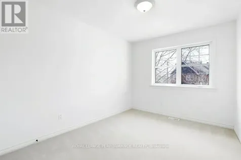 203 Bradwell Way Ottawa ON K1T 4J4