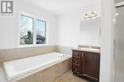 203 Bradwell Way Ottawa ON K1T 4J4