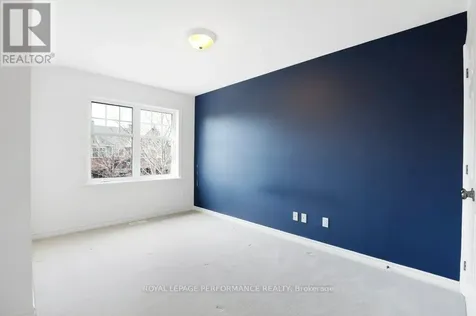 203 Bradwell Way Ottawa ON K1T 4J4