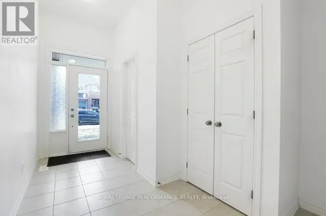 203 Bradwell Way Ottawa ON K1T 4J4