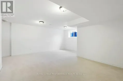 203 Bradwell Way Ottawa ON K1T 4J4