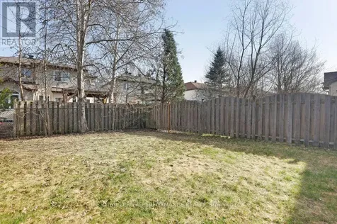 203 Bradwell Way Ottawa ON K1T 4J4