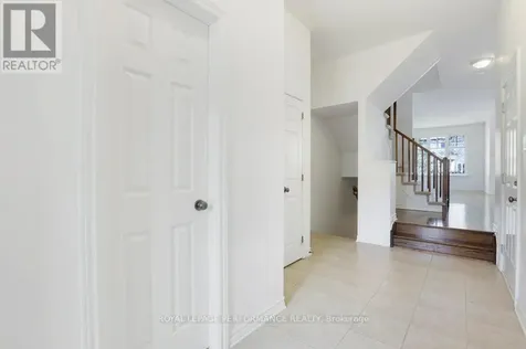203 Bradwell Way Ottawa ON K1T 4J4