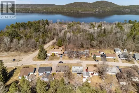 38 Beach Avenue Deep River ON K0J 1P0