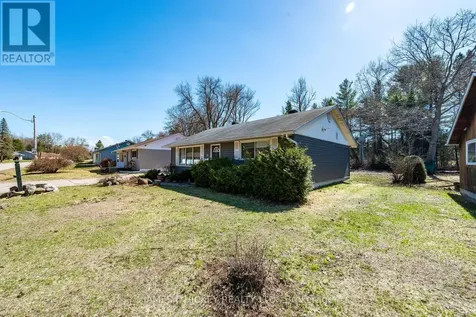 38 Beach Avenue Deep River ON K0J 1P0