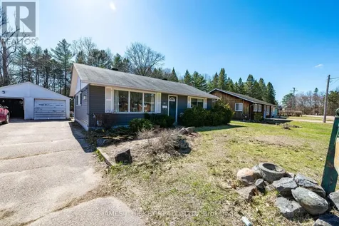 38 Beach Avenue Deep River ON K0J 1P0