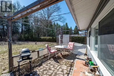 38 Beach Avenue Deep River ON K0J 1P0