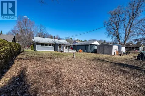 38 Beach Avenue Deep River ON K0J 1P0