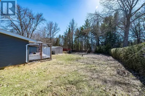 38 Beach Avenue Deep River ON K0J 1P0