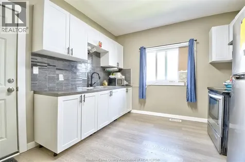 3264 Baby Street Windsor ON N9C 1K8