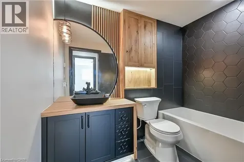 43 Mahony Avenue Hamilton ON L8H 3C3