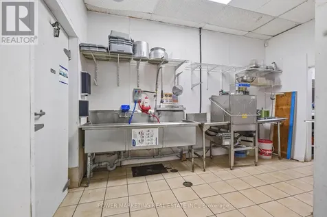 4055 Carling Avenue Ottawa ON K2K 2A4