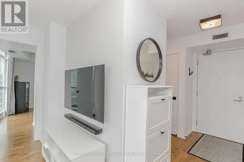 215 Fort York Boulevard Toronto (niagara) ON M5V 4A2