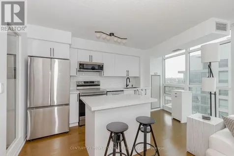 215 Fort York Boulevard Toronto (niagara) ON M5V 4A2
