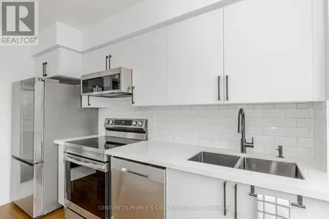 215 Fort York Boulevard Toronto (niagara) ON M5V 4A2